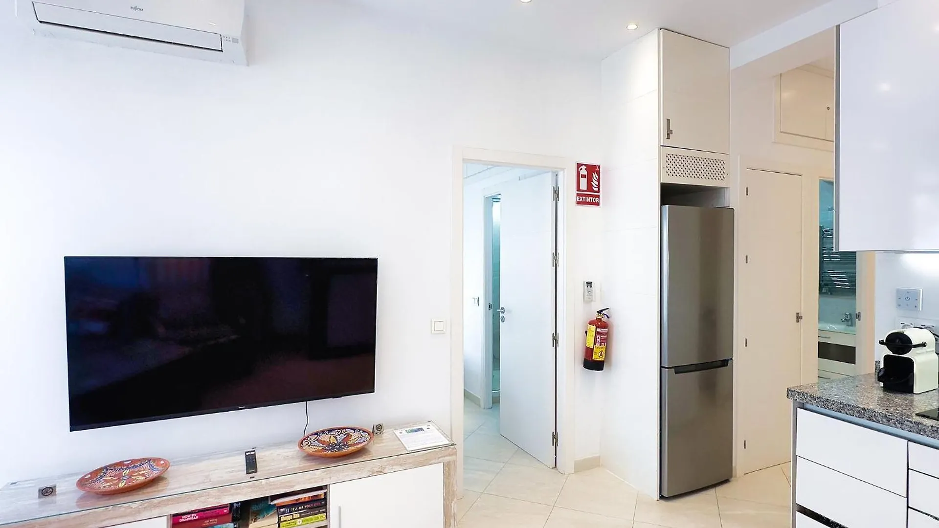 Skol 322 - Completely Renovated Beach Front Apartment Marbella 0*,  Španělsko