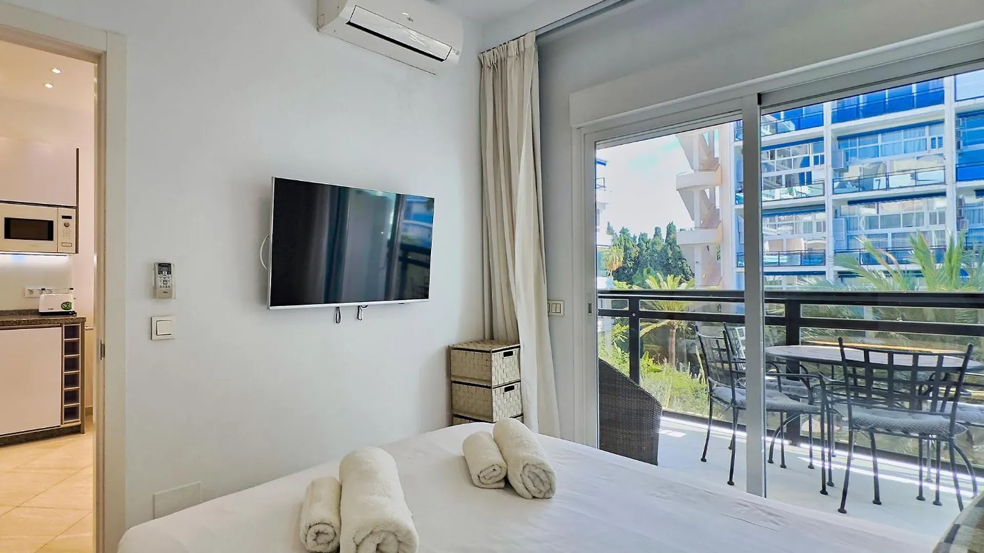 Skol 322 - Completely Renovated Beach Front Apartment Marbella Španělsko