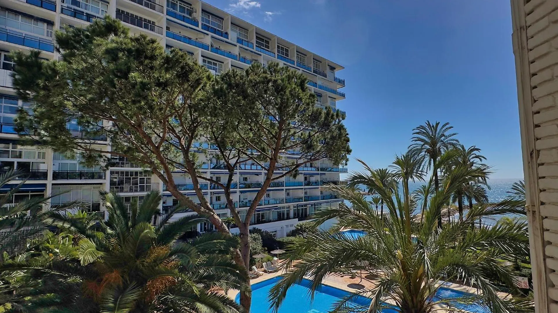 Skol 322 - Completely Renovated Beach Front Apartment Marbella 0*,  Španělsko